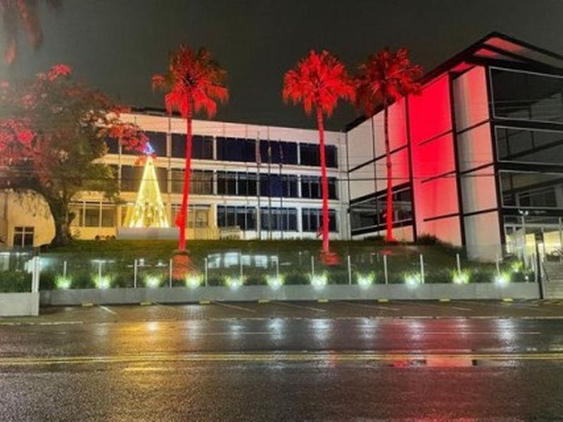Canal Direto ilumina Registro com Árvore de Natal e espalha esperança no Vale