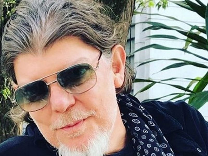 Branco Mello passa por cirurgia, mas pretende estar em show próximo do Titãs